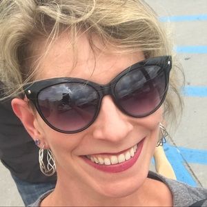 Meet your Posher, Renee